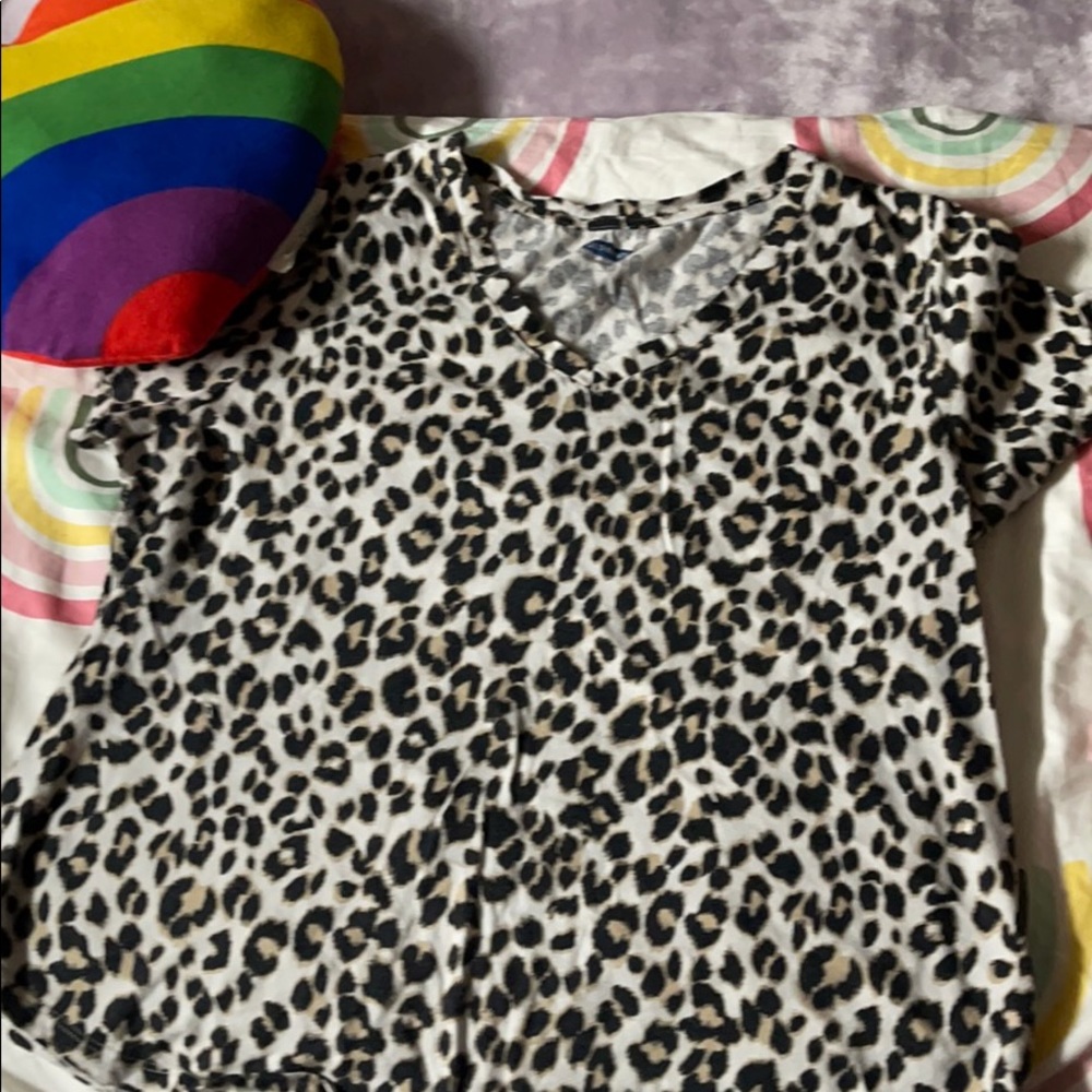 Old navy tshirt